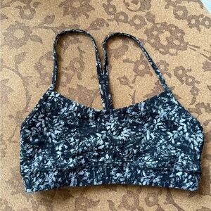 Lululemon Flow Y Bra - 6